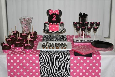 Minnie Mouse Zebra bolo Minnie Mouse Zebra bolo