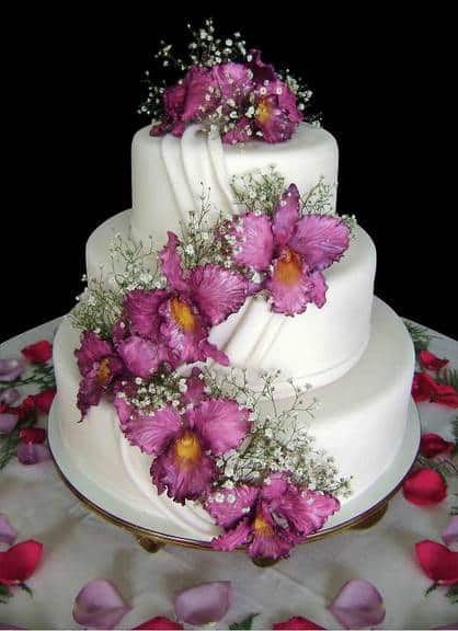 Bolos de Noiva Decorados com Flores